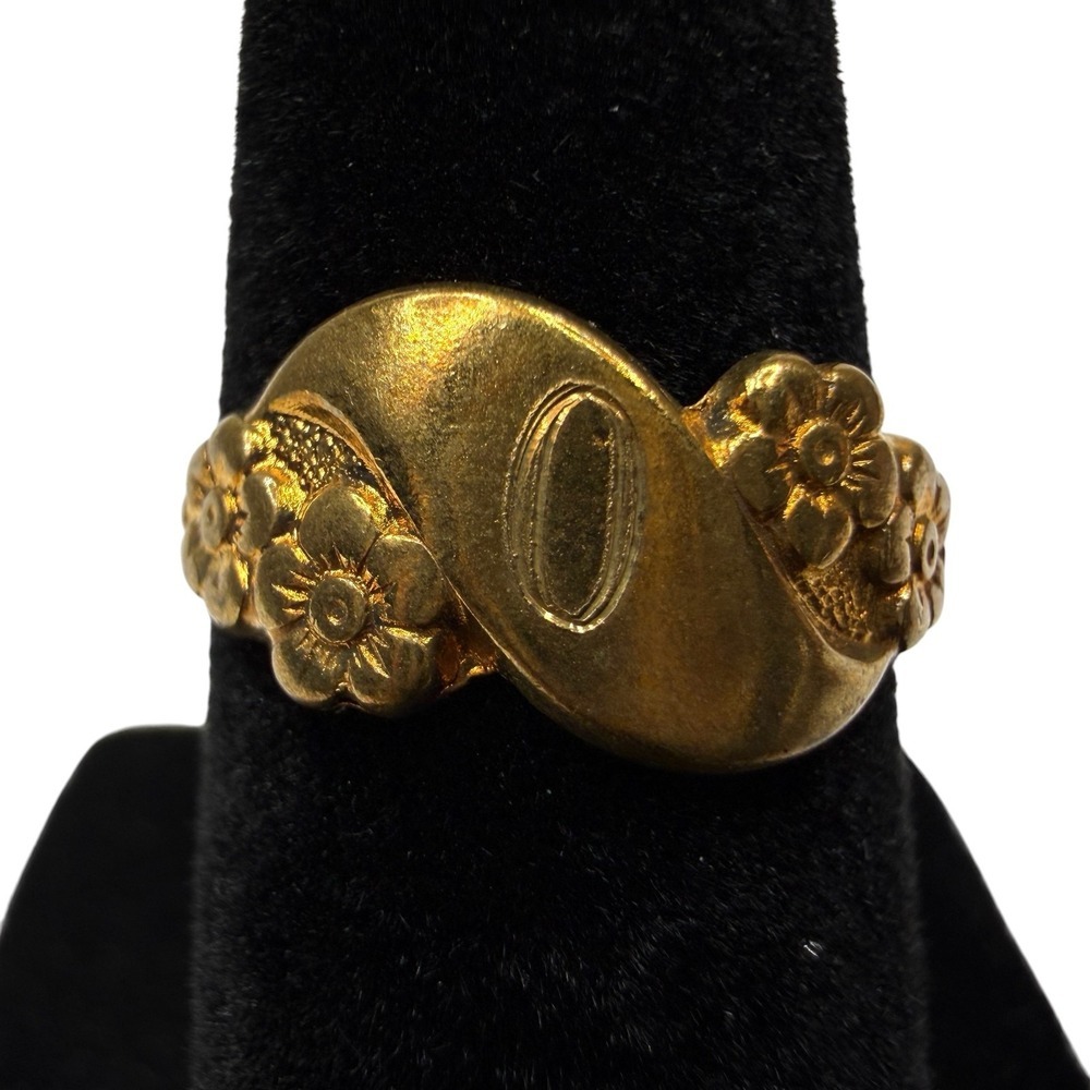 Vintage Seta Gold Tone Floral Initial O Ring Etched Design Jewelry Size 4